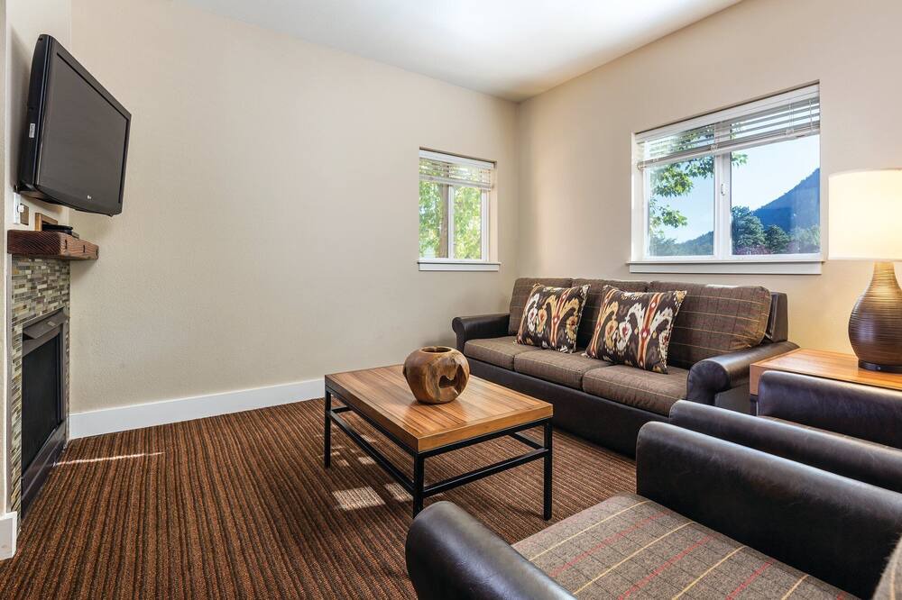 Photo of Livingroom in Estes Park