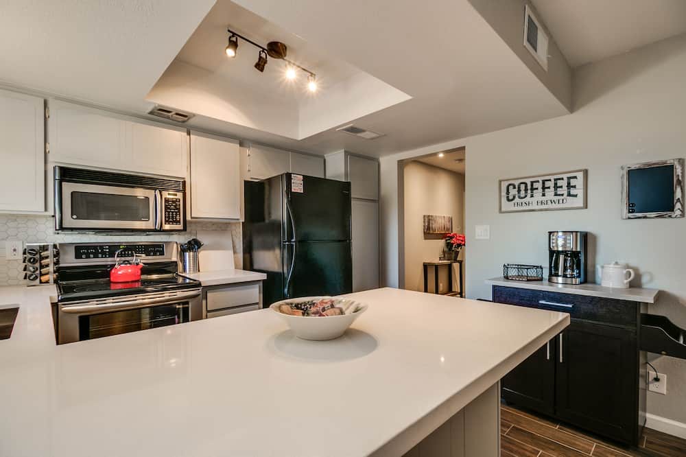 Photo of Kitchen in Kyrene-Superstition