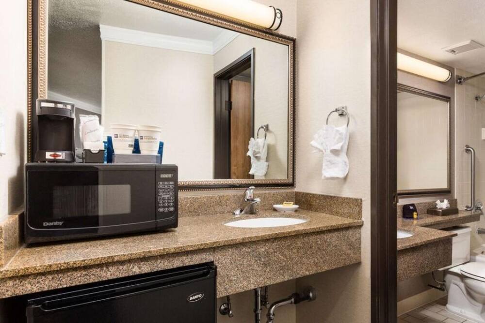 Photo of Bathroom in Kimball Junction