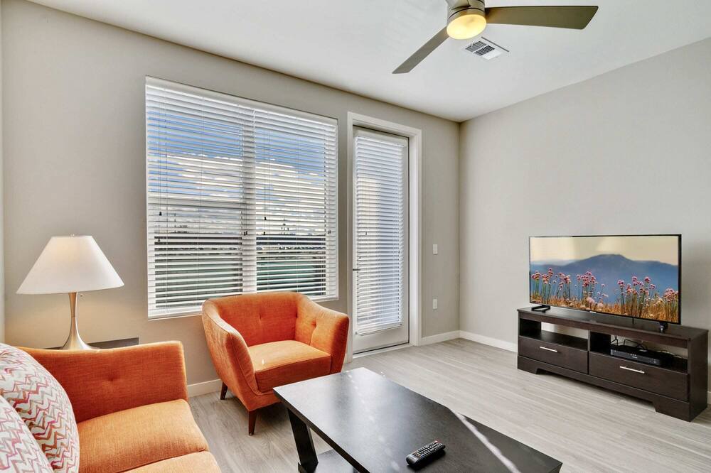 Photo of Livingroom in Camelback East