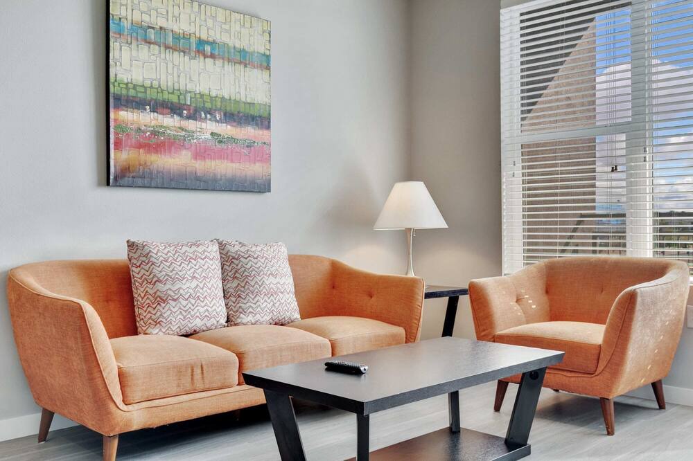 Photo of Livingroom in Camelback East