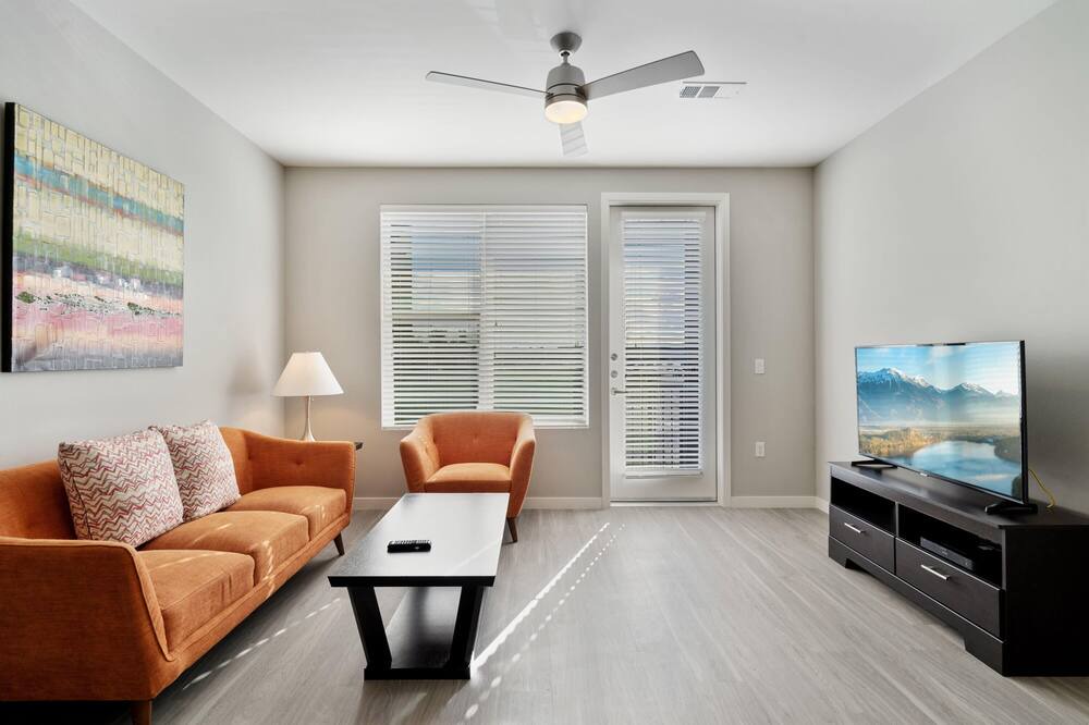 Photo of Livingroom in Camelback East