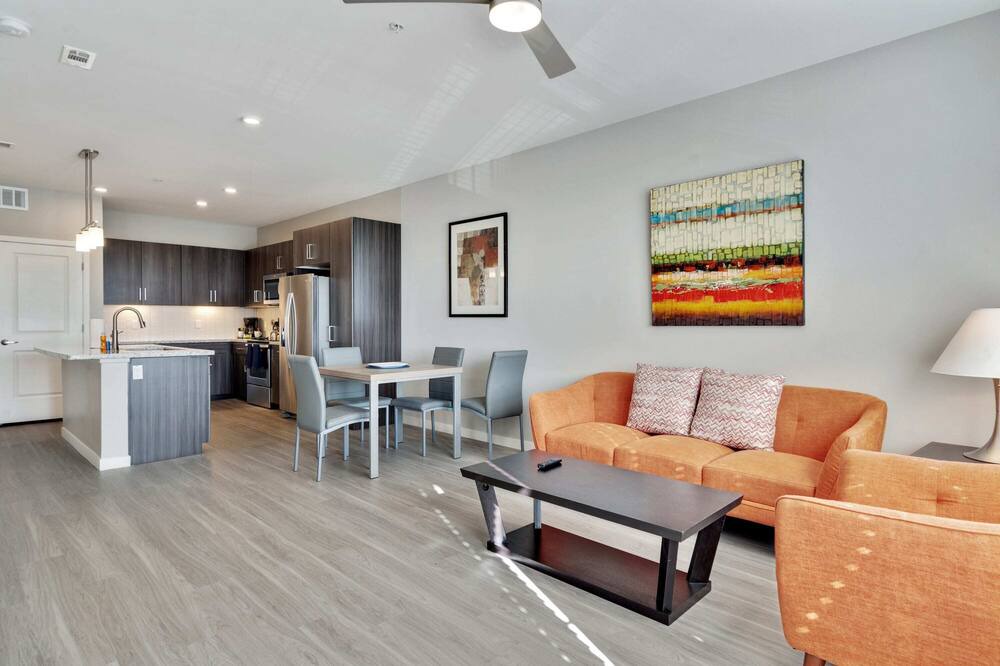 Photo of Livingroom in Camelback East