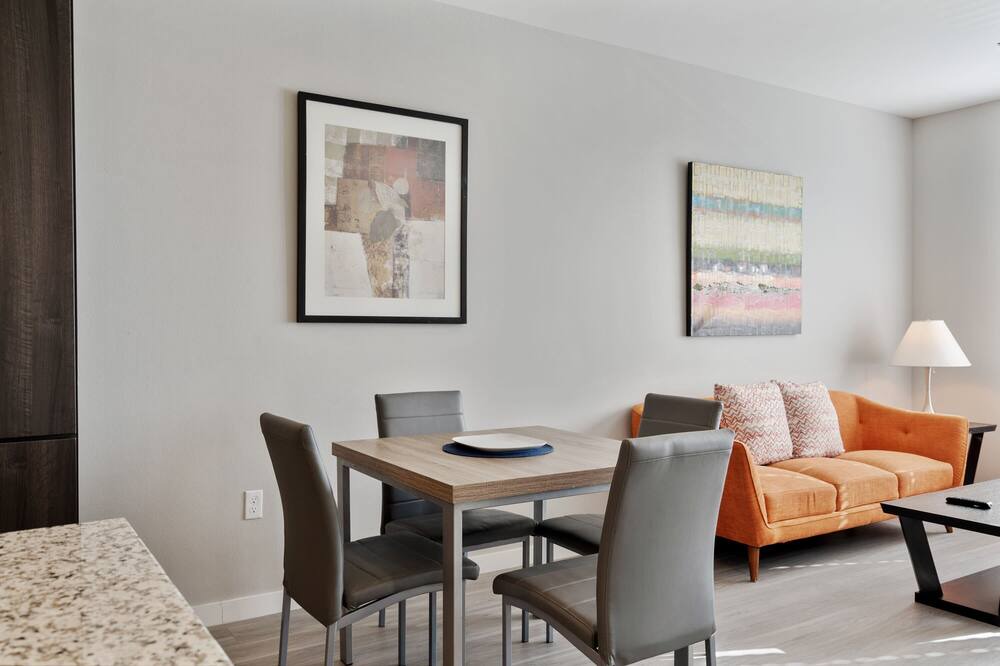 Photo of Livingroom in Camelback East