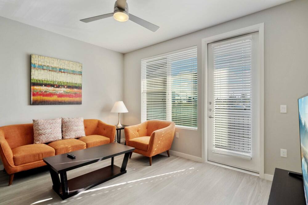 Photo of Livingroom in Camelback East