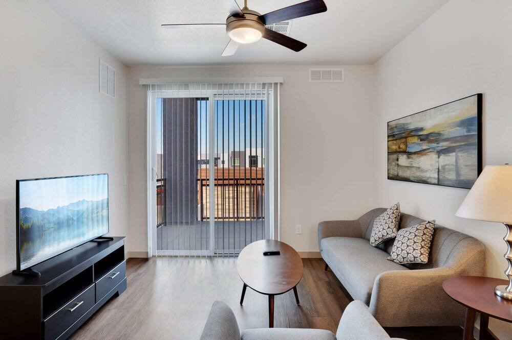 Photo of Livingroom in Palm Valley
