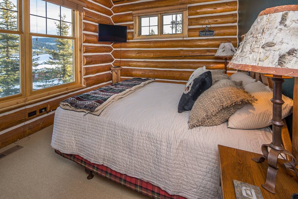 Photo of Bedroom in Powder Ridge