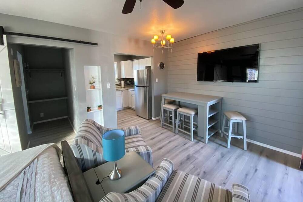 Photo of Livingroom in Roosevelt