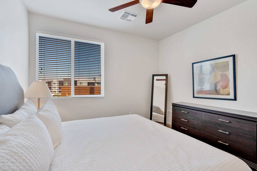 Photo of Bedroom in Palm Valley