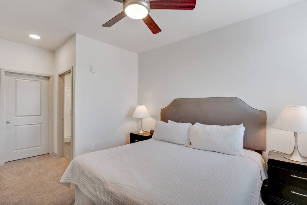 Photo of Bedroom in Palm Valley