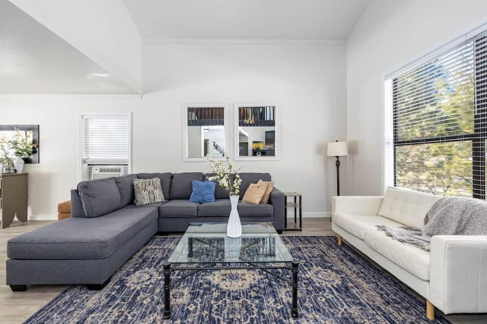 Photo of Livingroom in Flagstaff