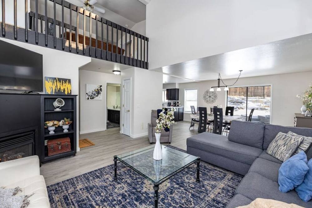 Photo of Livingroom in Flagstaff