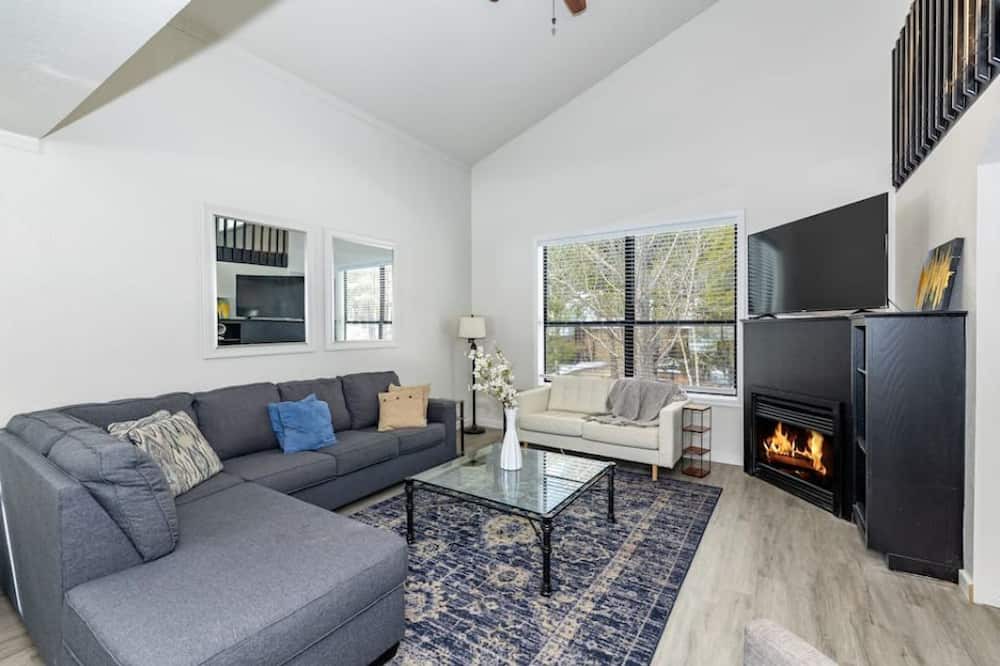 Photo of Livingroom in Flagstaff