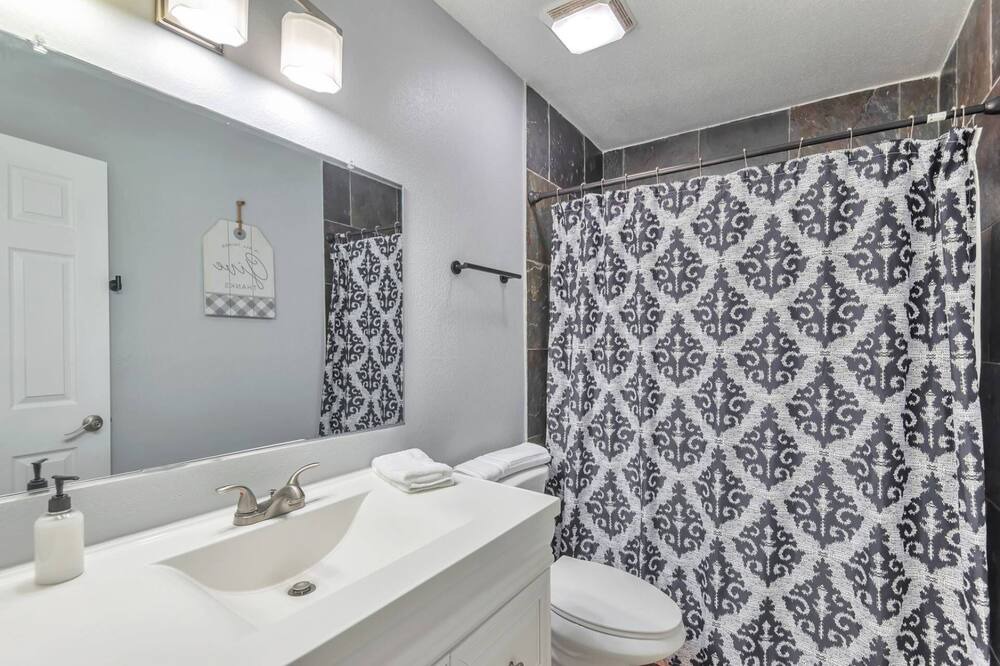 Photo of Bathroom in Pima Meadows