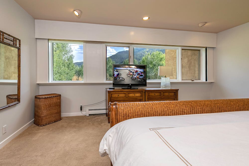 Photo of Bedroom in Mountain Valley