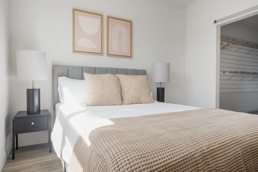 Photo of Bedroom in Five Points