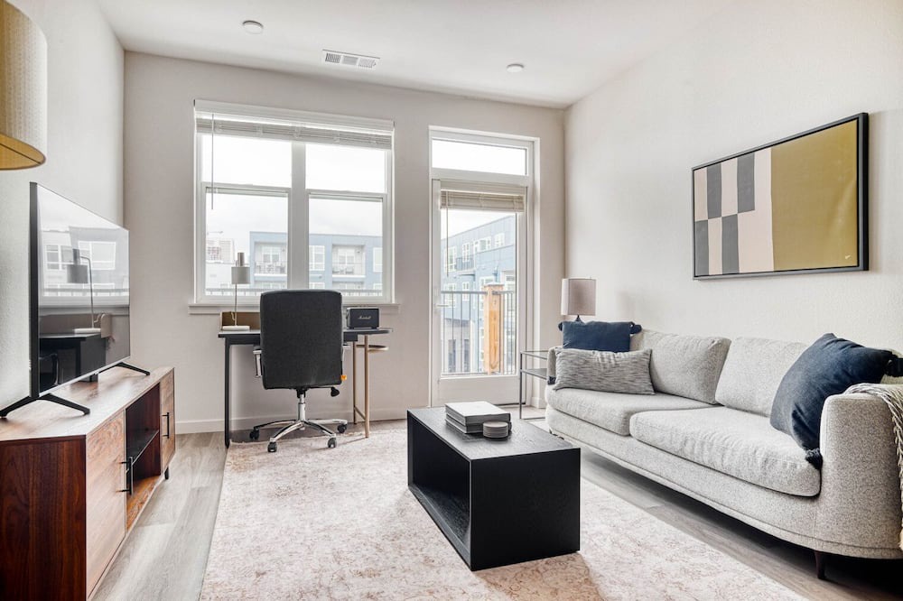 Photo of Livingroom in Five Points
