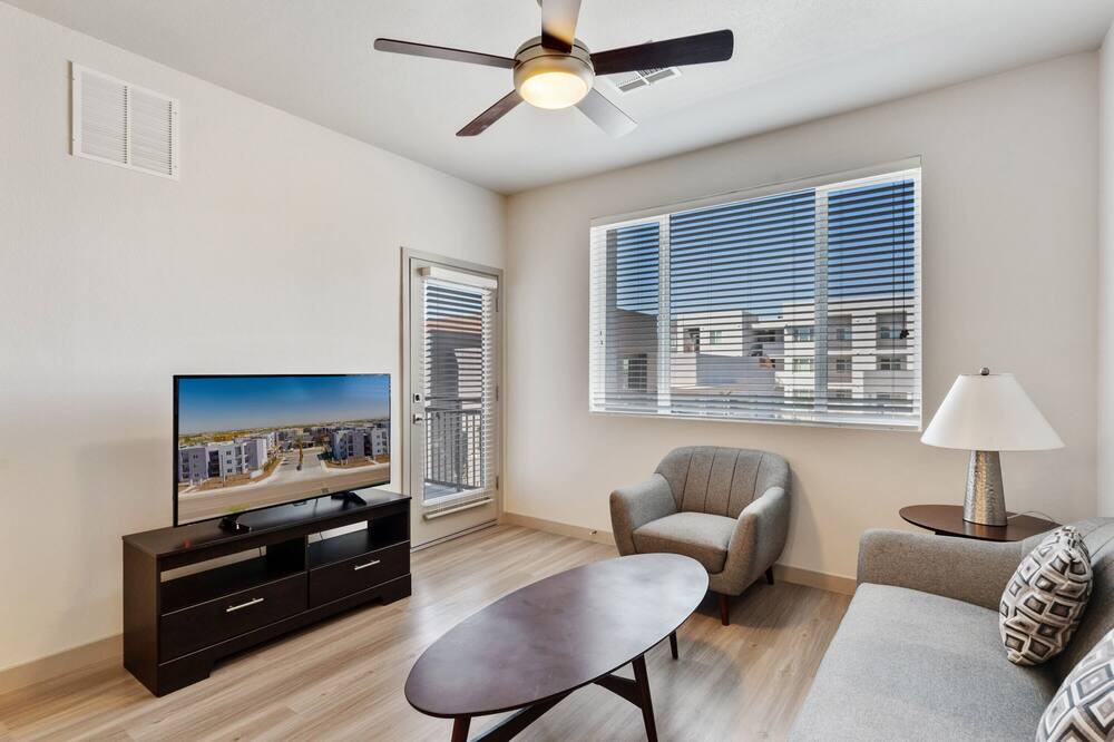 Photo of Livingroom in Palm Valley
