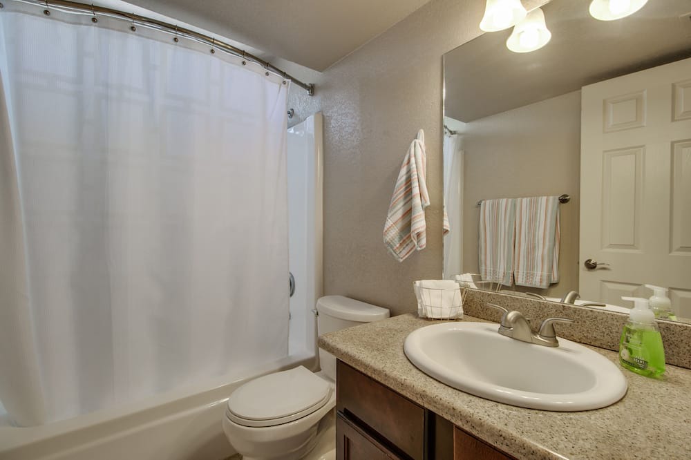 Photo of Bathroom in Scottsdale Estates Six
