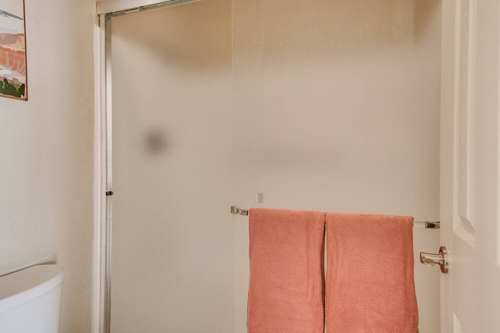 Photo of Bedroom in Scottsdale Estates Six