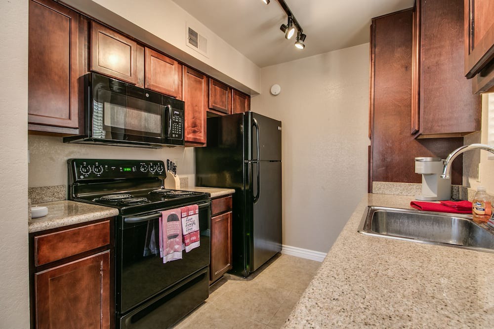 Photo of Kitchen in Scottsdale Estates Six