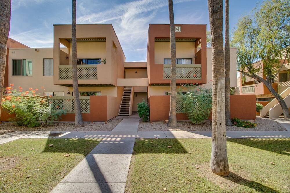 Photo of Outdoor in Scottsdale Estates Six