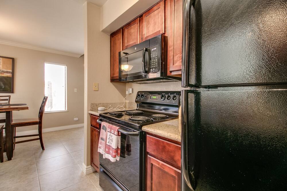 Photo of Kitchen in Scottsdale Estates Six