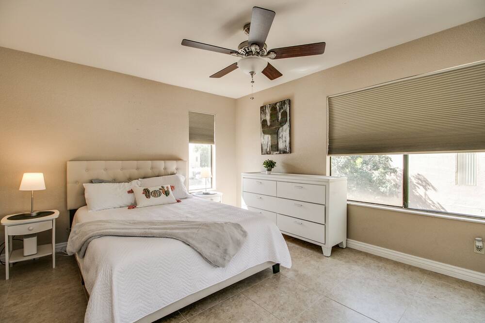 Photo of Bedroom in Scottsdale Estates Six