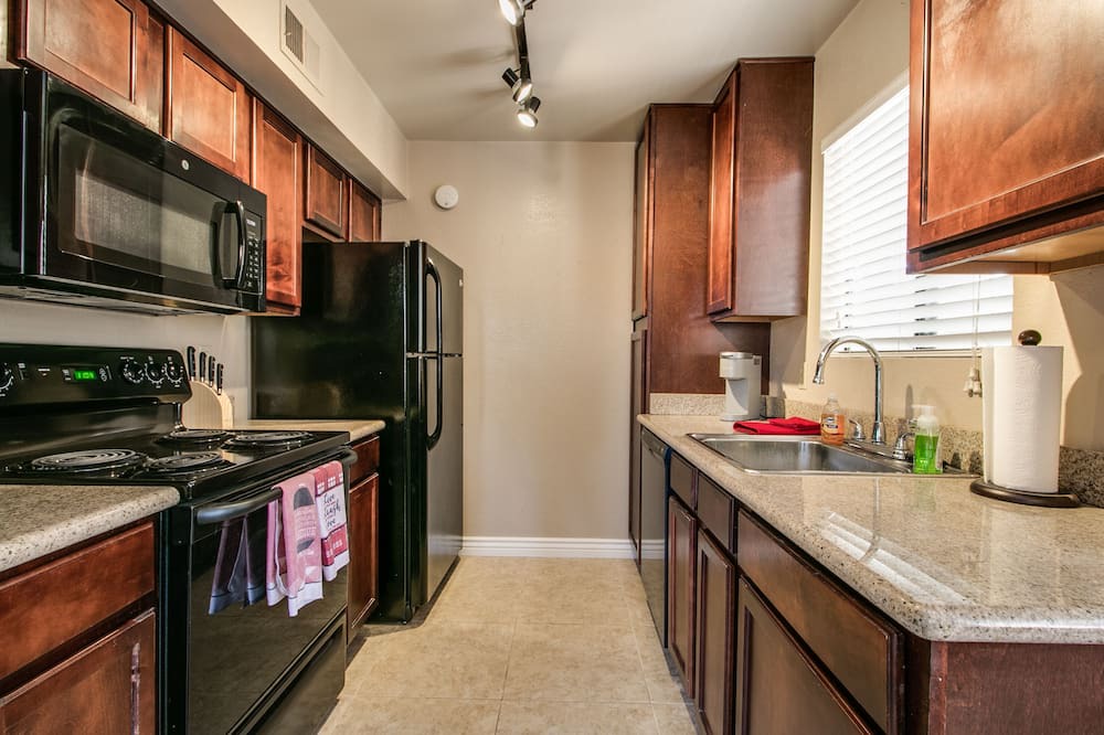 Photo of Kitchen in Scottsdale Estates Six