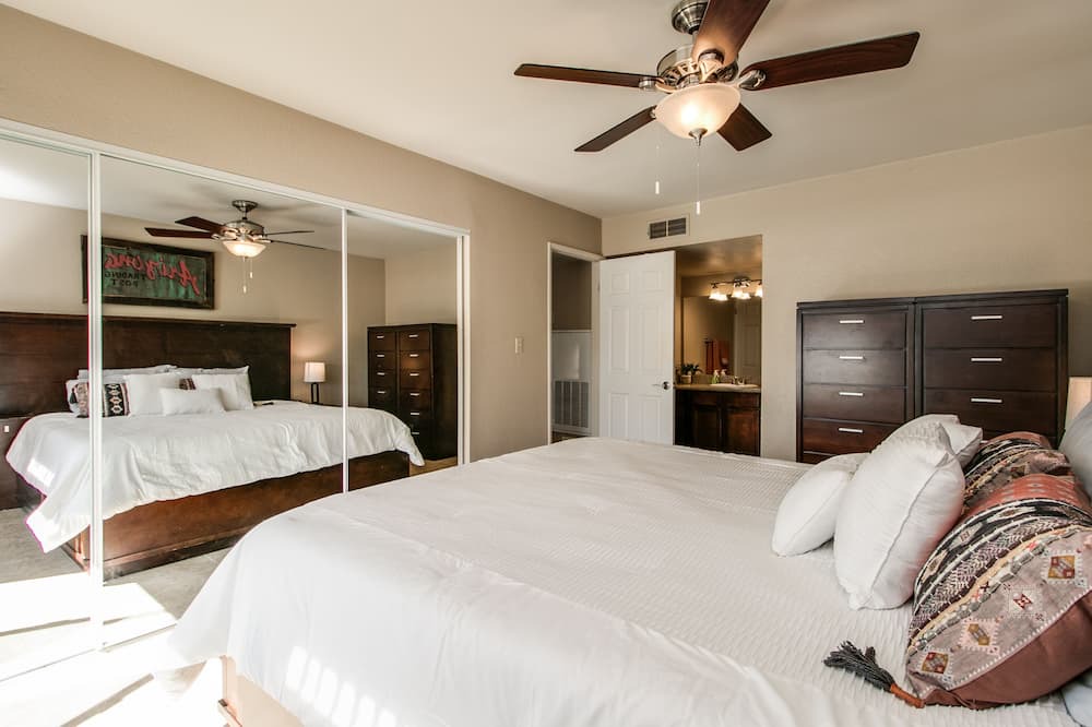 Photo of Bedroom in Scottsdale Estates Six