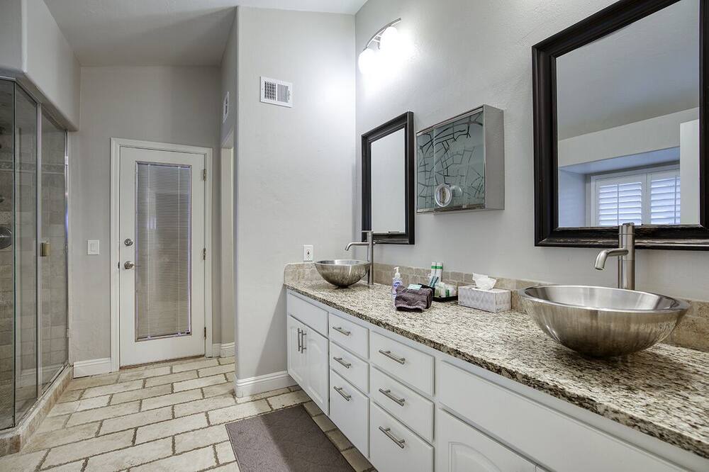 Photo of Bathroom in Paradise Valley Village