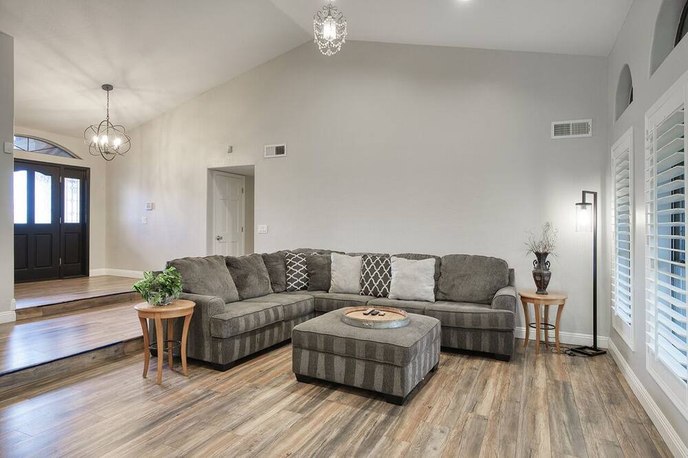Photo of Livingroom in Paradise Valley Village