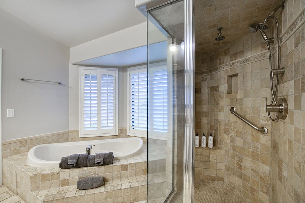 Photo of Bathroom in Paradise Valley Village