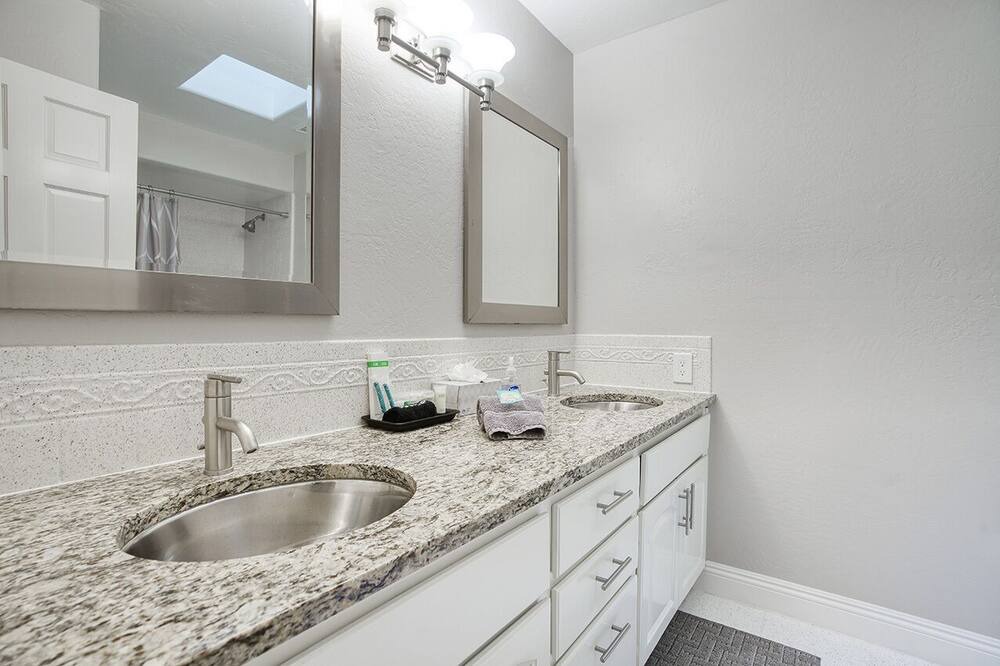 Photo of Bathroom in Paradise Valley Village