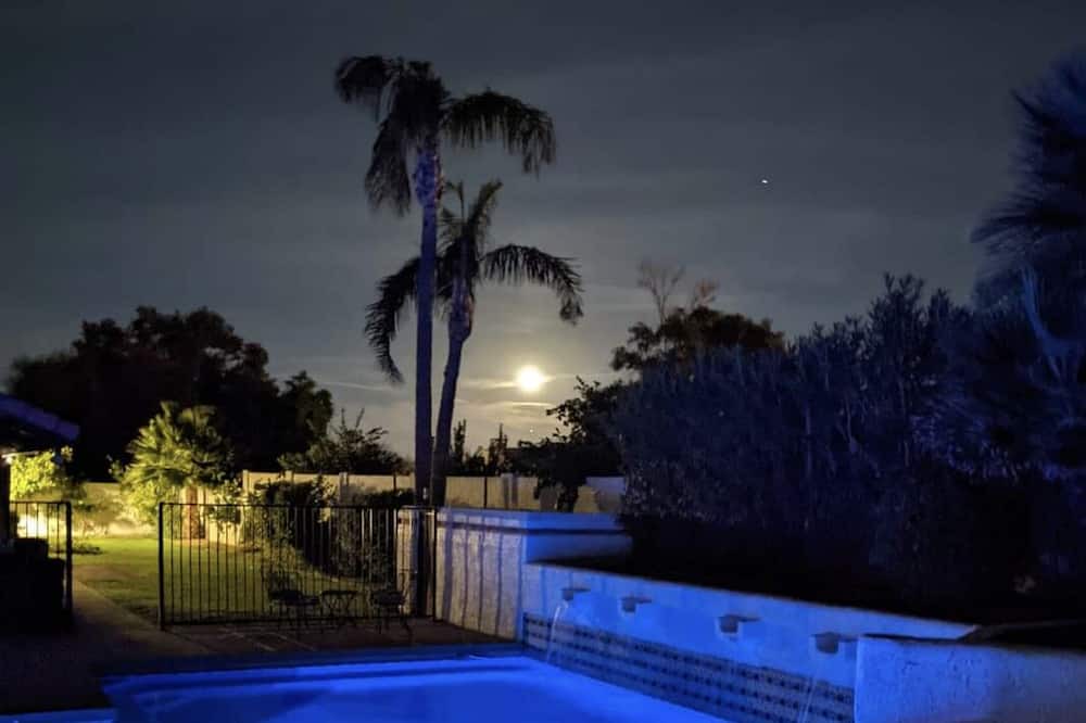 Photo of Outdoor in Paradise Valley Village
