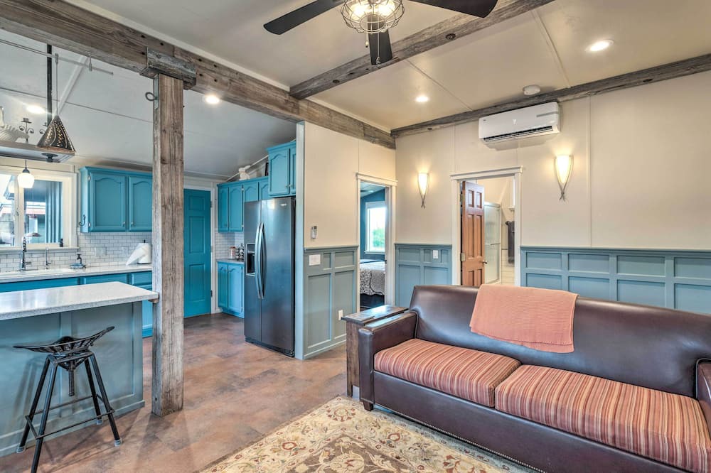 Photo of Livingroom in Camp Verde