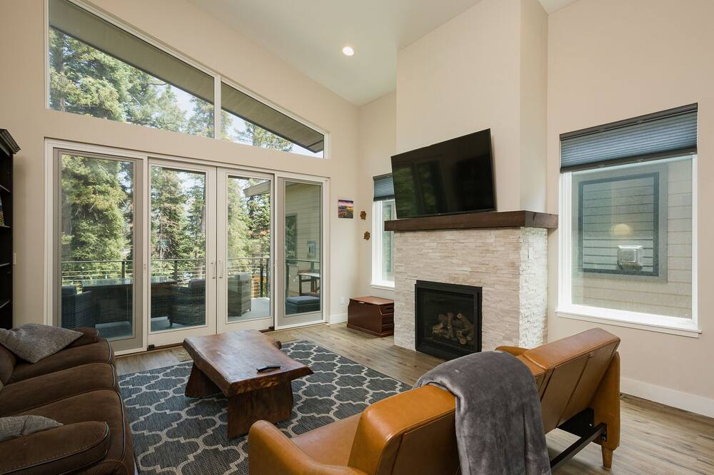 Photo of Livingroom in Purgatory