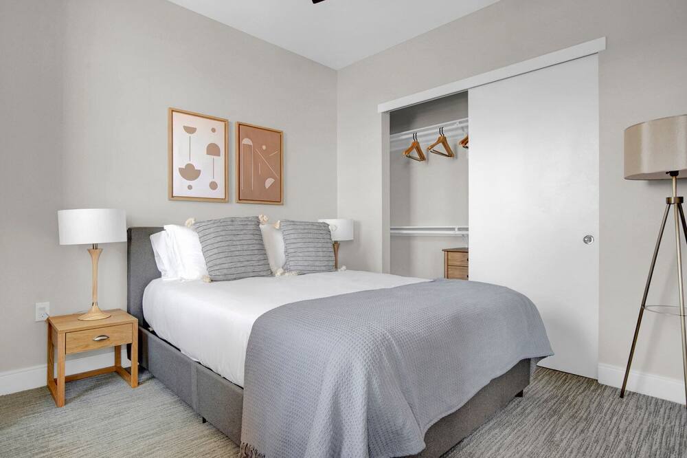 Photo of Bedroom in Five Points