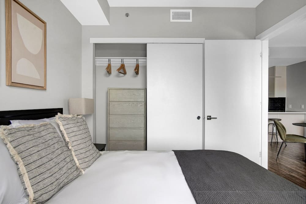 Photo of Bedroom in Five Points