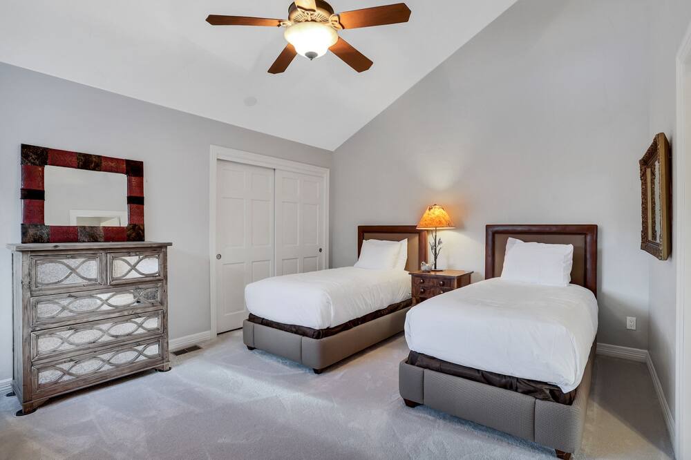 Photo of Bedroom in Edwards