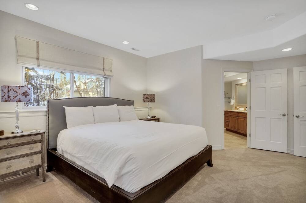 Photo of Bedroom in Edwards