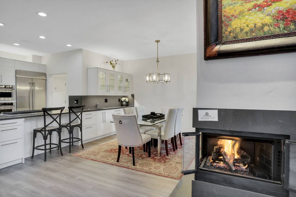 Photo of Livingroom in Edwards