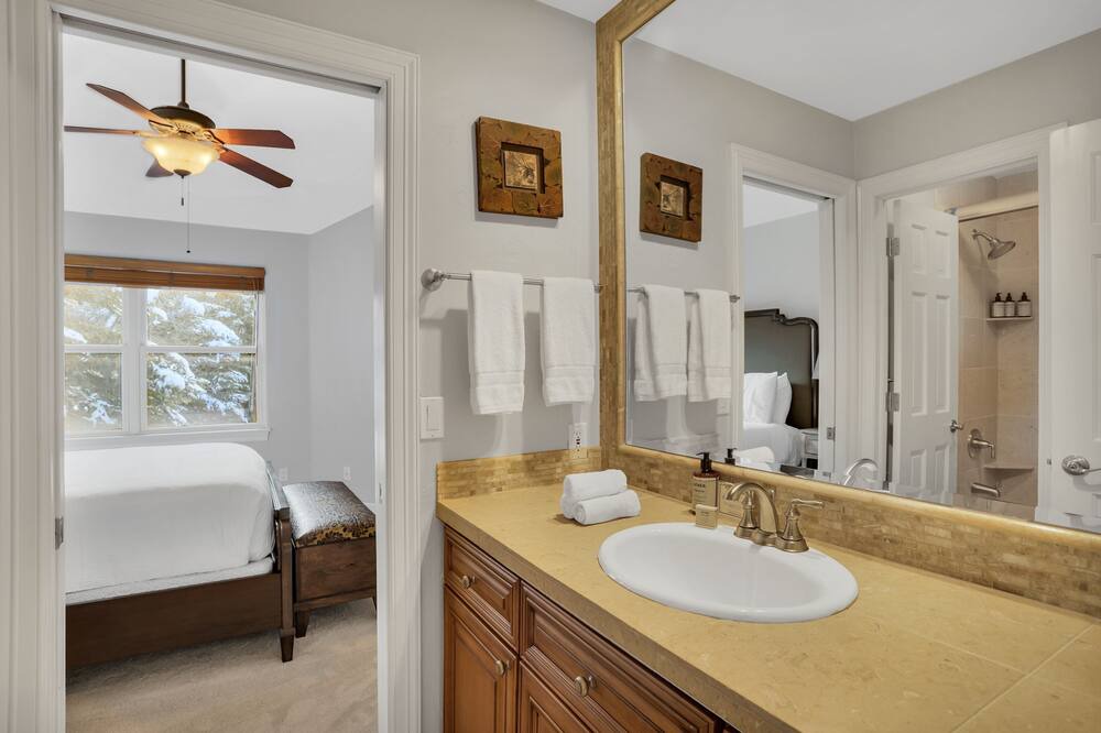 Photo of Bedroom in Edwards