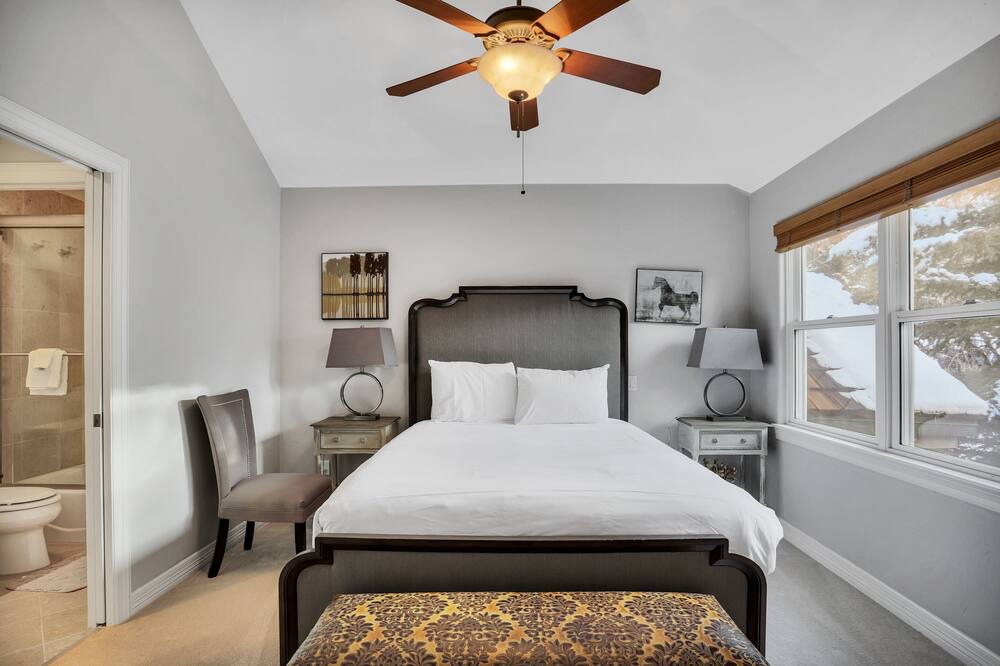 Photo of Bedroom in Edwards