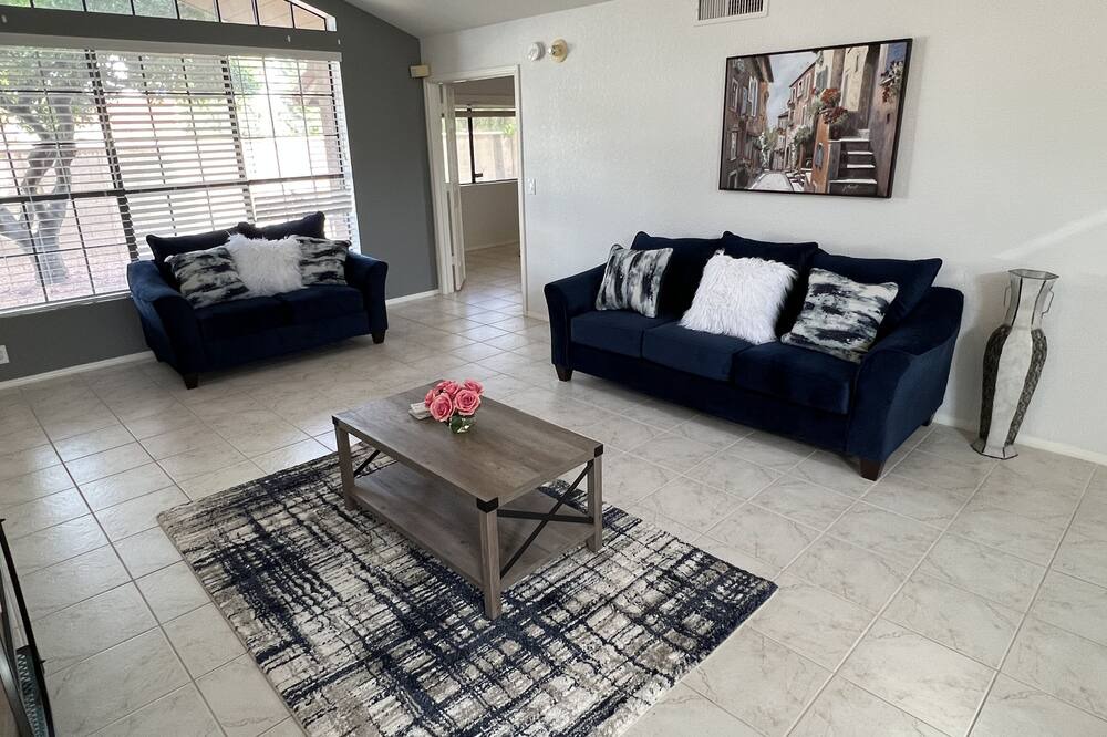 Photo of Livingroom in Casa Rica North