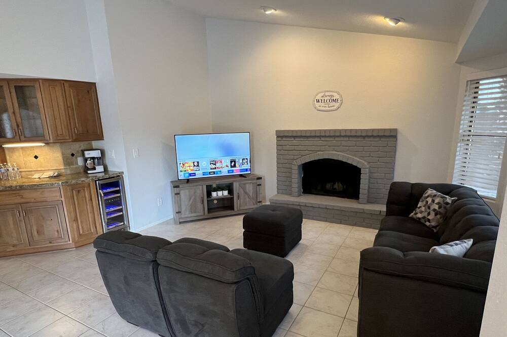 Photo of Livingroom in Casa Rica North