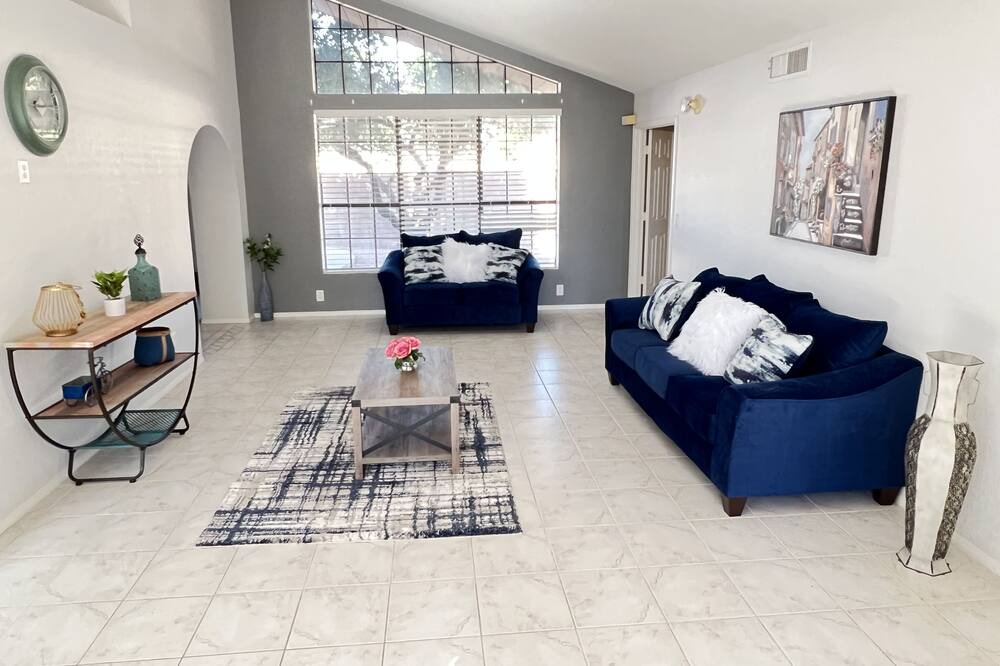 Photo of Livingroom in Casa Rica North
