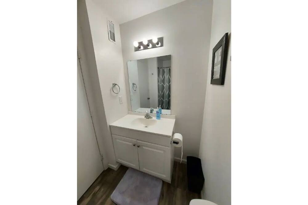 Photo of Bathroom in Logan
