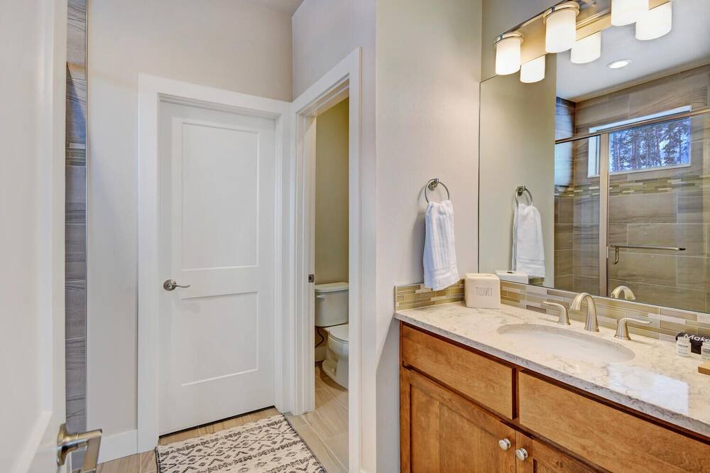 Photo of Bathroom in Rendezvous