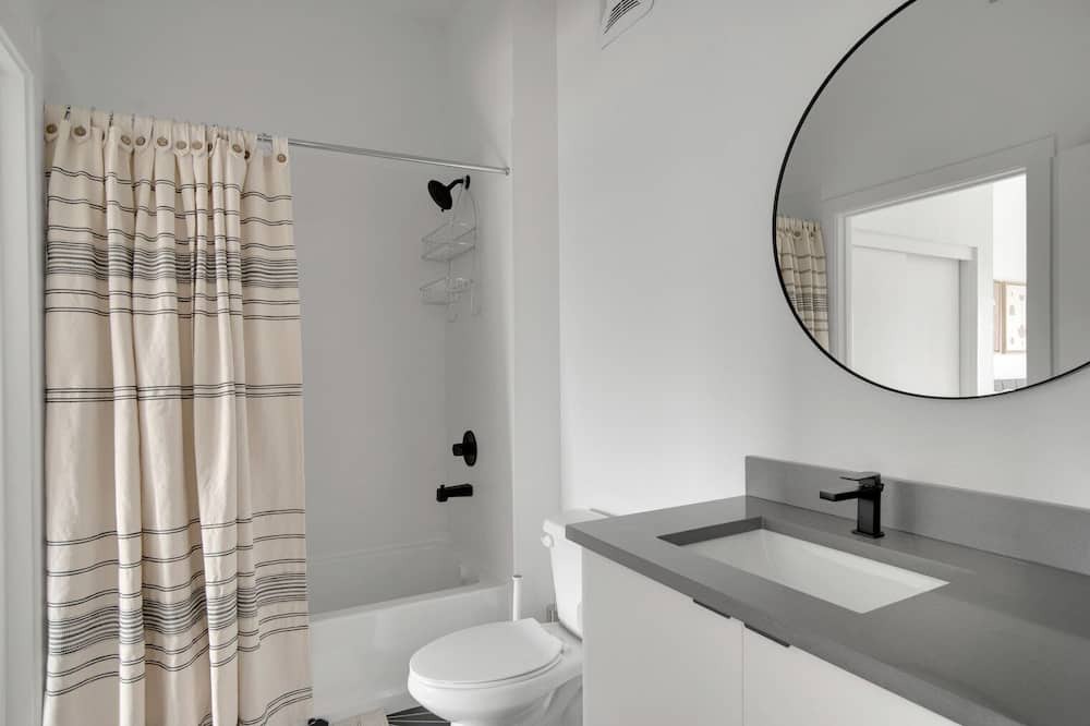Photo of Bathroom in West Colfax